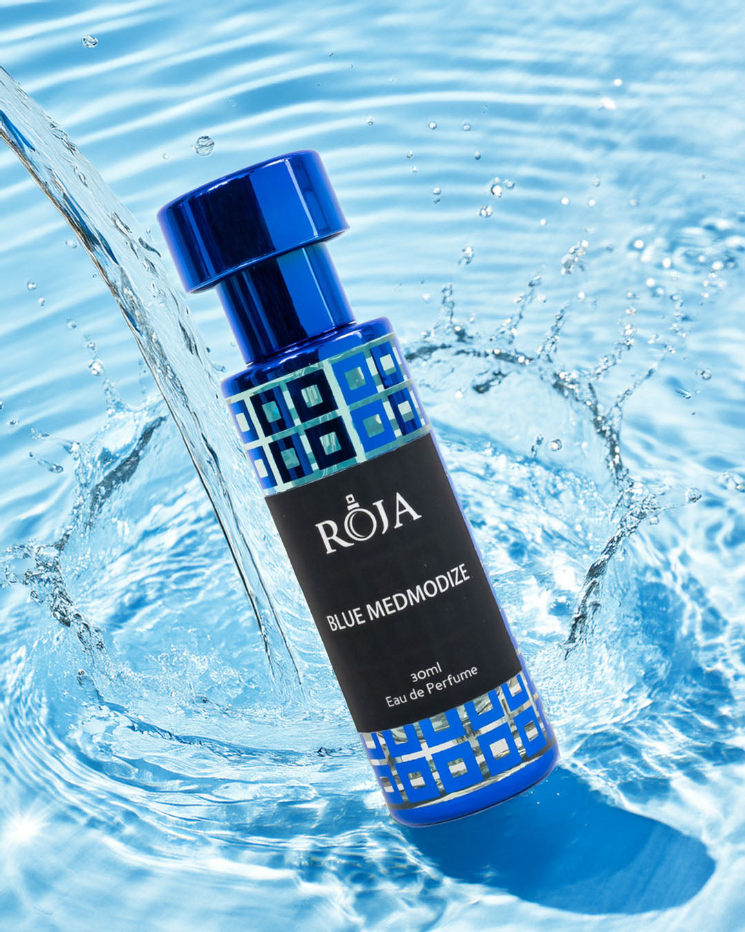 Roja Fume Blue Medmodize unisex perfume splashing in water